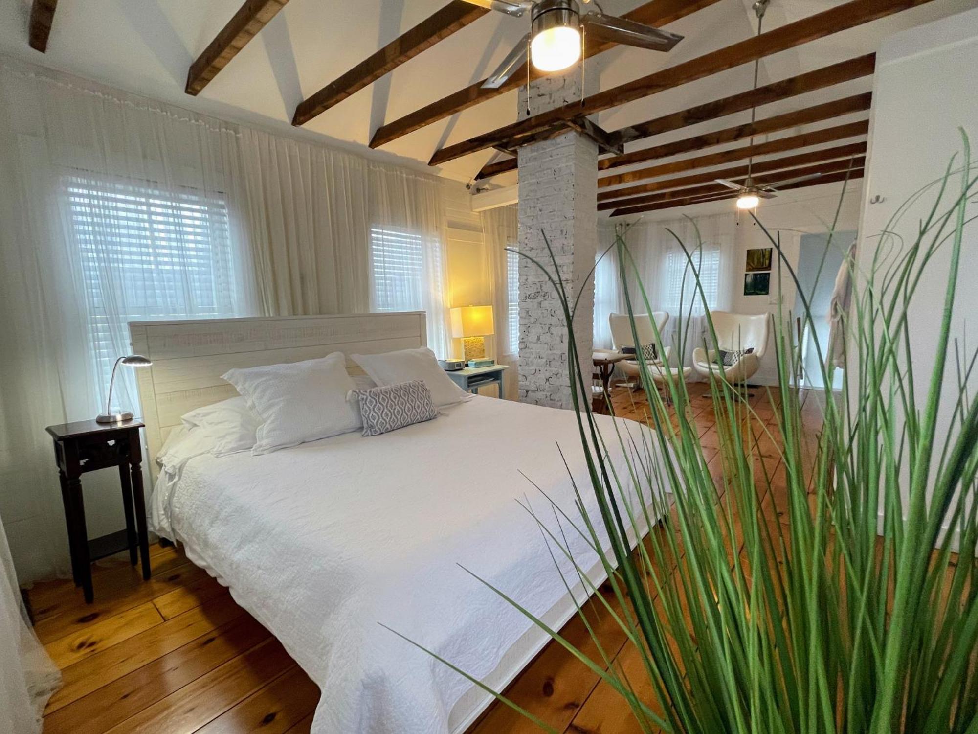 מארבלהד An Authentic, Rustic Luxurious Little Single Family Home In Old Town. All Yours. מראה חיצוני תמונה